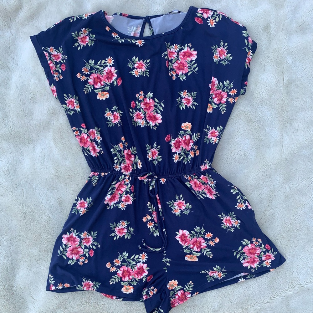 New without tags White Birch floral romper XL